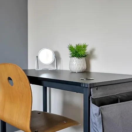 Modern 2 Bed House, Free Parking, Central Location Casa de Férias